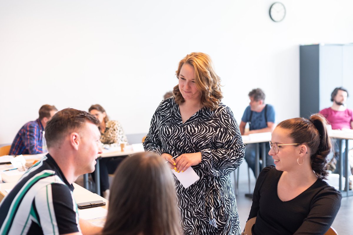 AnnoDroste's tweet photo. Wij zoeken enthousiaste #freelance #trainers die komend schooljaar trainingen willen verzorgen voor ons. Meer info op https://t.co/DPFKa7SjNB. https://t.co/ApQAvcV6Ee