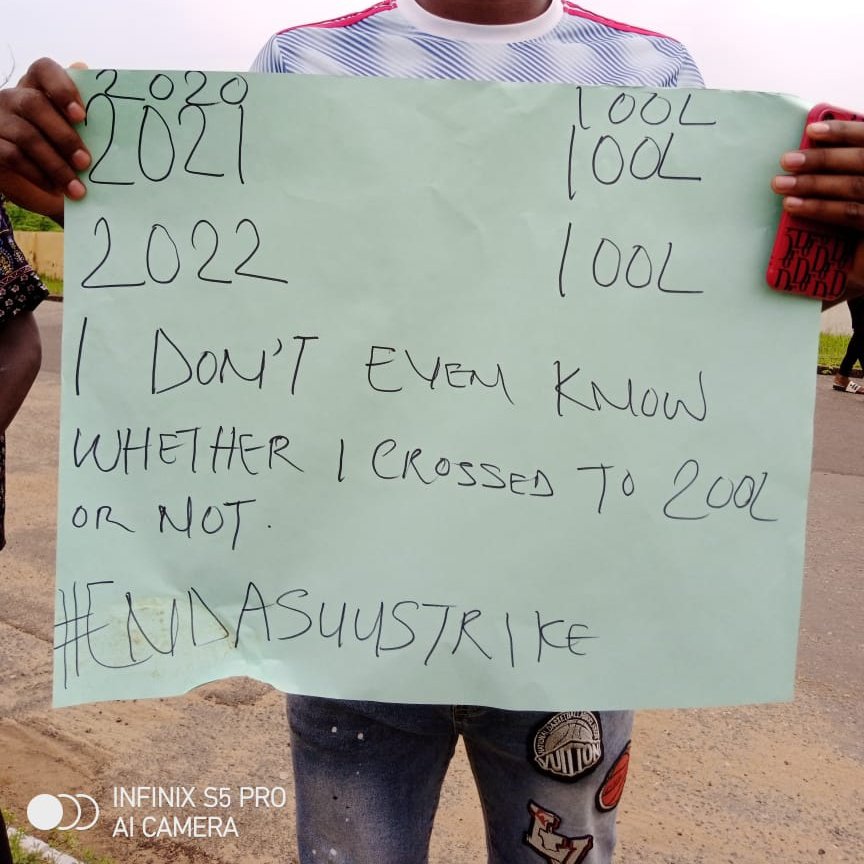 _zulay_kha's tweet photo. This is my education, my reputation.
My future is on the line right now!

We are tired of staying at home
#EndASUUStrikeNow #IlorinProtest  #EndASUUStrike #ASUU 
@TripleHay001 @akaOMOLUABI @Premier_100 https://t.co/DO6mc0YLik