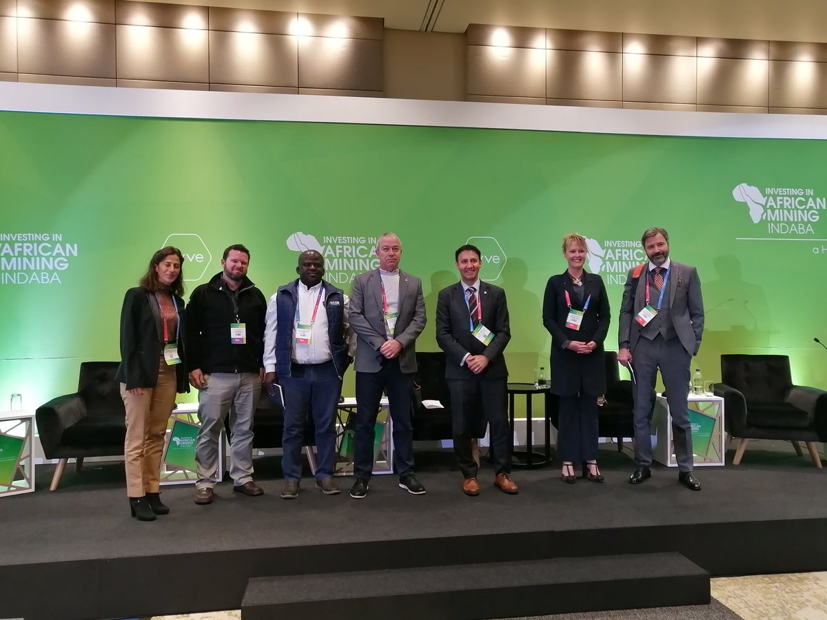 ReinhardtArp's tweet photo. Really interesting panel on #circulareconomy at the mine site and how it can support #decarbonisation and a #justtransition #MI2022 @thecarbontrust https://t.co/Bj1pelItFg