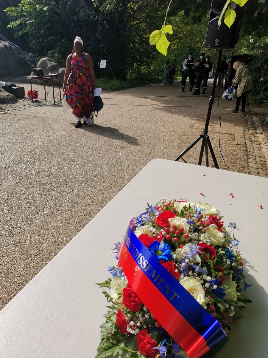 ArtKDiff's tweet photo. Je suis ravie d'avoir coordonnée l'intervention artistique de la Compagnie Afro-Ka'Danse pour la cérémonie commémorative du 10 mai de la mairie du 19e. @FrancoisDagnaud @mahorchiche @HalimaJemni @Fr_Bechieau @marielaurencefl #moisdesmémoires #devoirdememoire #commemoration https://t.co/PM5ZYxRc9n