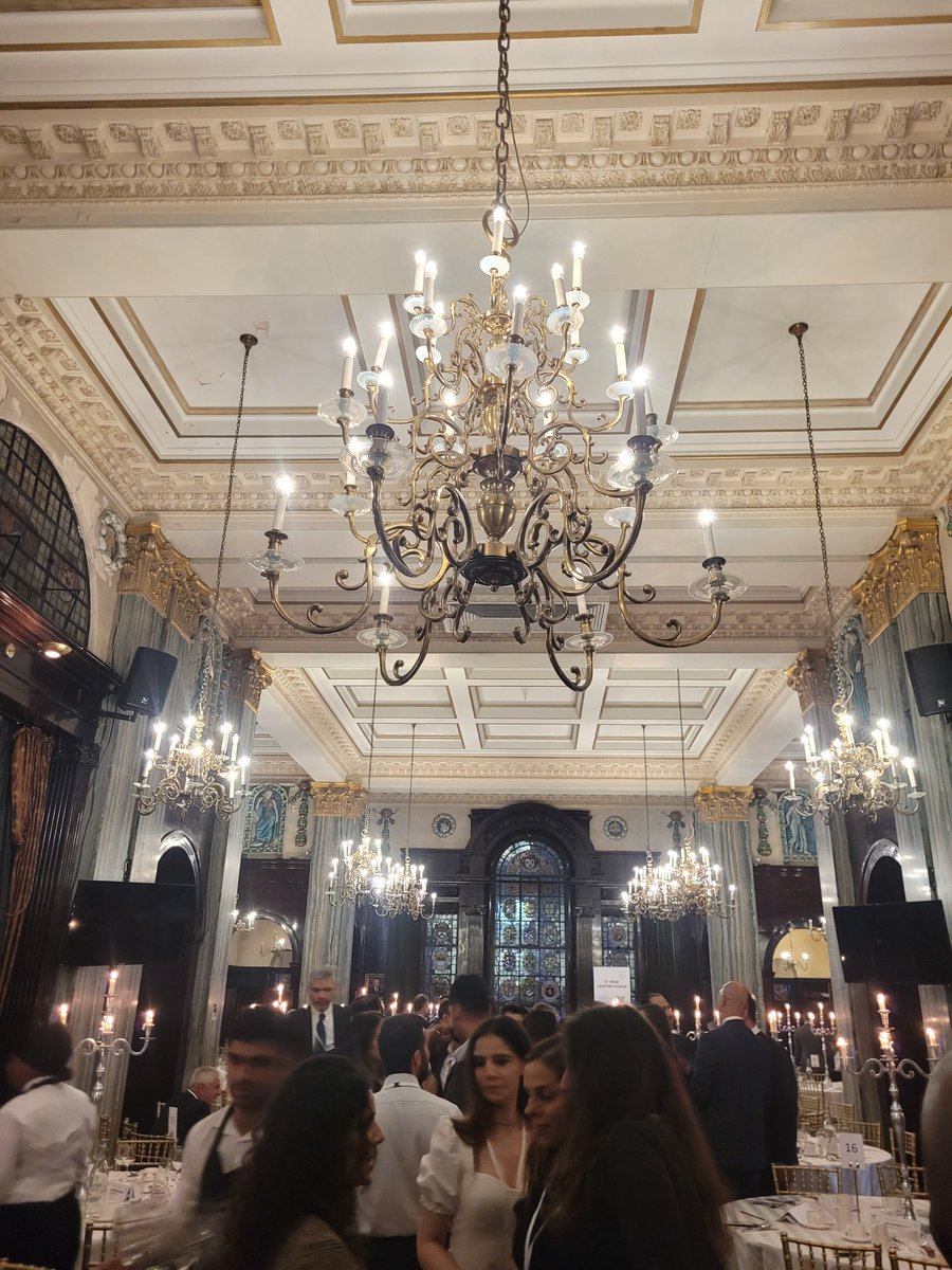 Many thanks to everyone who joined us for the #ArabLawyersForum welcome dinner last night. What an incredible turnout! 💫