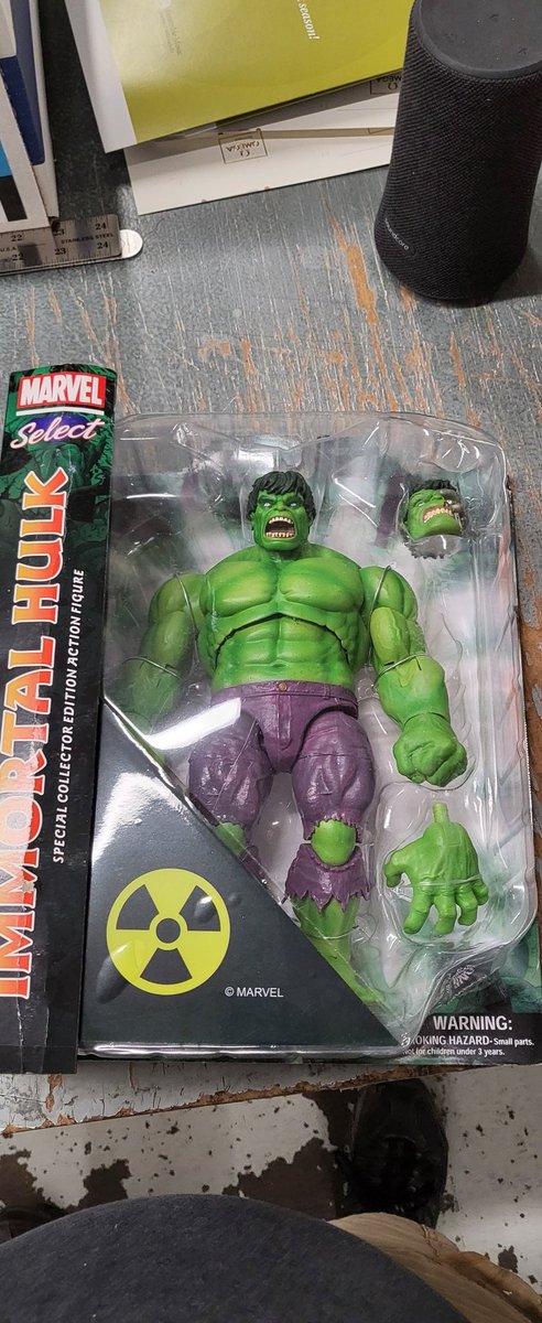 OutOfThePackage's tweet photo. One of the best #Hulk figures I've ever seen.
#OutOfThePackage #ToyMan #toyjoy #toysiwant #toycollector #actionfigures @CollectDST @Marvel #toyphotography #toypics https://t.co/tcnKUn5mYl