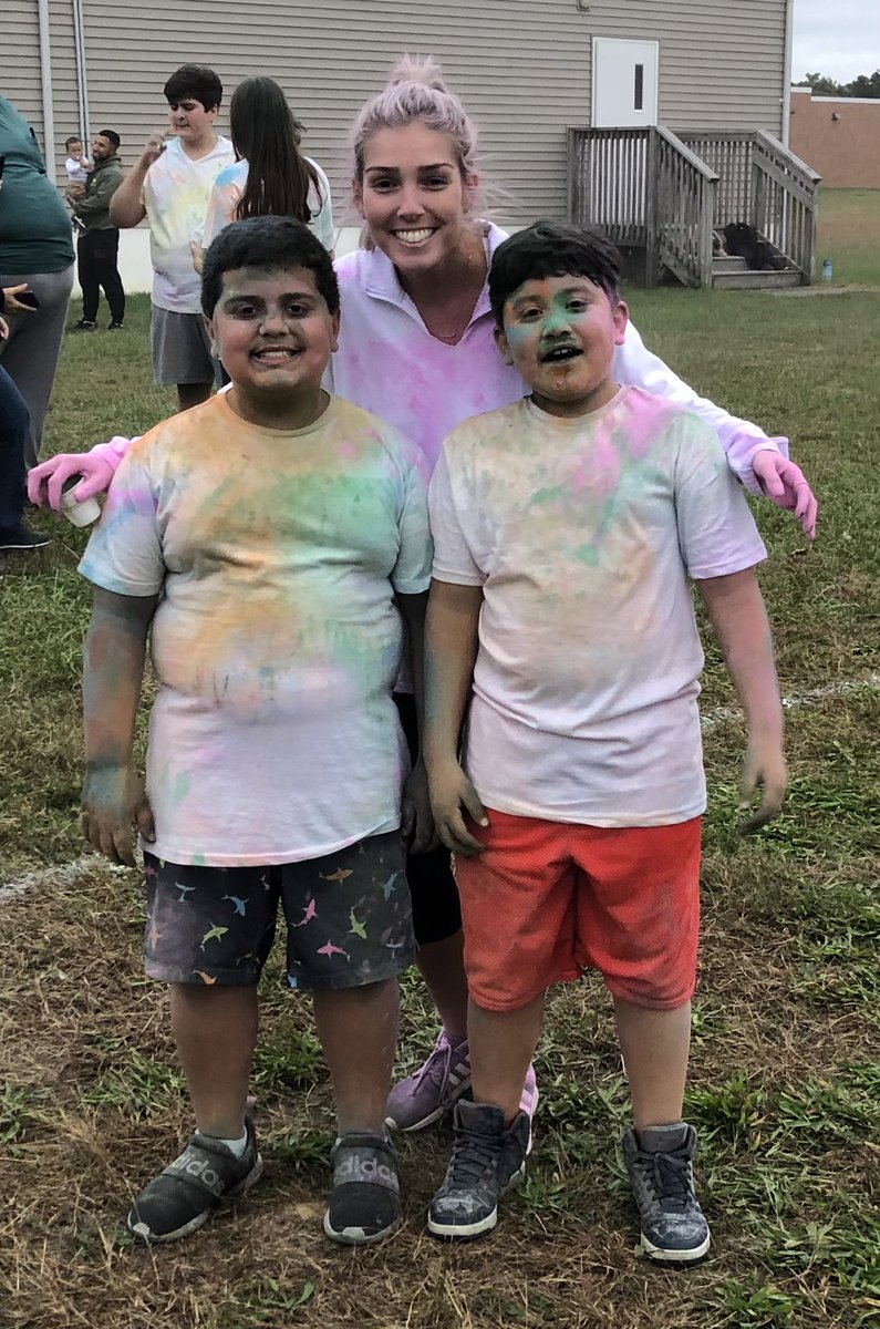 PhillipsAveElem's tweet photo. It  is a great day for our Color Run.   Thanks to the PE Coaches, PTO and Staff for all your help.  I can’t wait to see you later. https://t.co/0apuMOqlHL