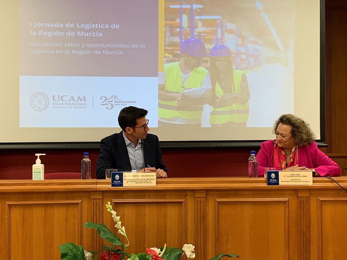 PuertodeCtg's tweet photo. #Barlomar, futuro necesario para la Región, así lo ha expuesto @YolandaMAPC1 en la I Jornada de Logística organizada por @UCAM 
Ha contado con ponentes expertos en logística y transporte, destacando la necesidad de avanzar en #innovación y #sostenibilidad https://t.co/NDLoD7v1We