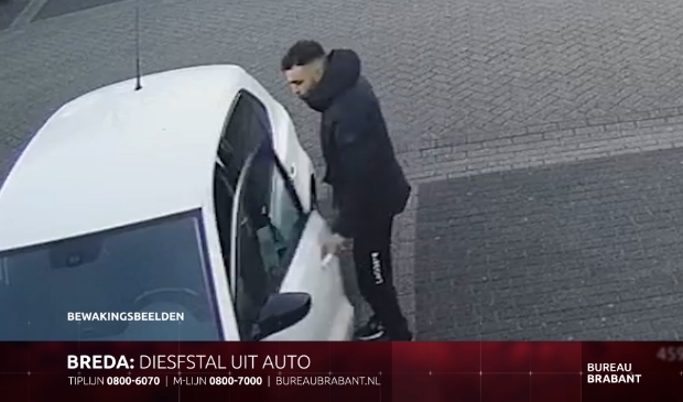 bredavandaag's tweet photo. Man rooft met behulp van gekopieerde sleutel auto leeg in Breda -  https://t.co/bp8NecQwv9 https://t.co/ubpghZBxfC