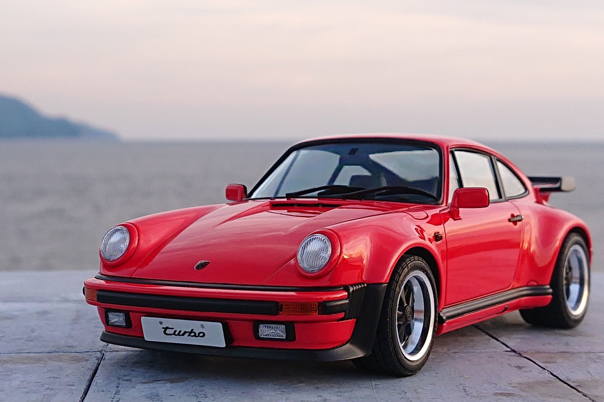 タミヤ ポルシェ911ターボ (930) 製作⑧ ボディ塗装 | おたっ