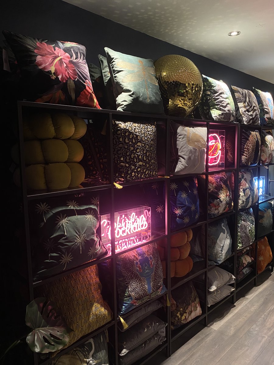 Have you ever seen a cushion wall as fabulous as ours?🤩 If you're needing that little bit of extra plumpness on your sofa... We certainly have you covered!✨

All cushions in-stores and online at margoandplum.co.uk ✨ 

-
-
#besthomedecor #goldandglam #cushionwall