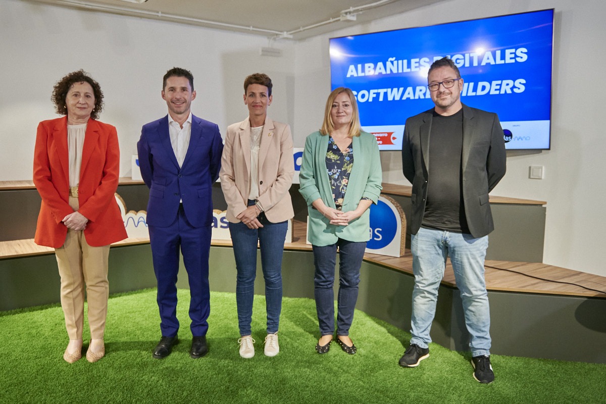 👩🏻‍💼 Yesterday, at the presentation of the program `Software Builders´, we had the visit of María Chivite president of the <a href="/gob_na/">Gobierno de Navarra</a>.
<a href="/DasNano/">das-Nano</a> Group and the Navarre Employment Service, launch a program to train “Software Builders”.

ℹ️ More information: lnkd.in/eVMuh-74
