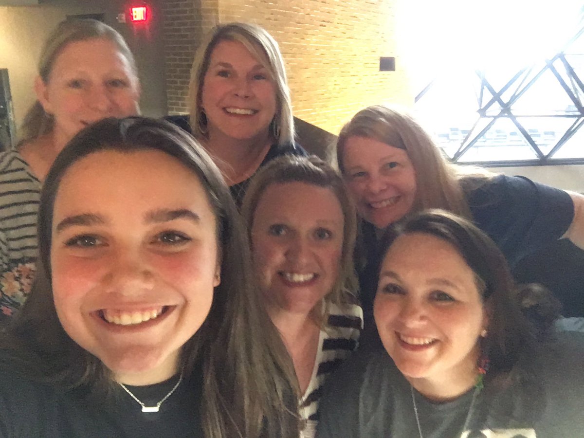 sweettnt's tweet photo. @NKOTB Before the last mixtape concert, can’t wait until the 18th. Celebrating my daughter’s graduation for the 20th this year and my birthday from the 17th with @NKOTB https://t.co/zqtXmPUlxa