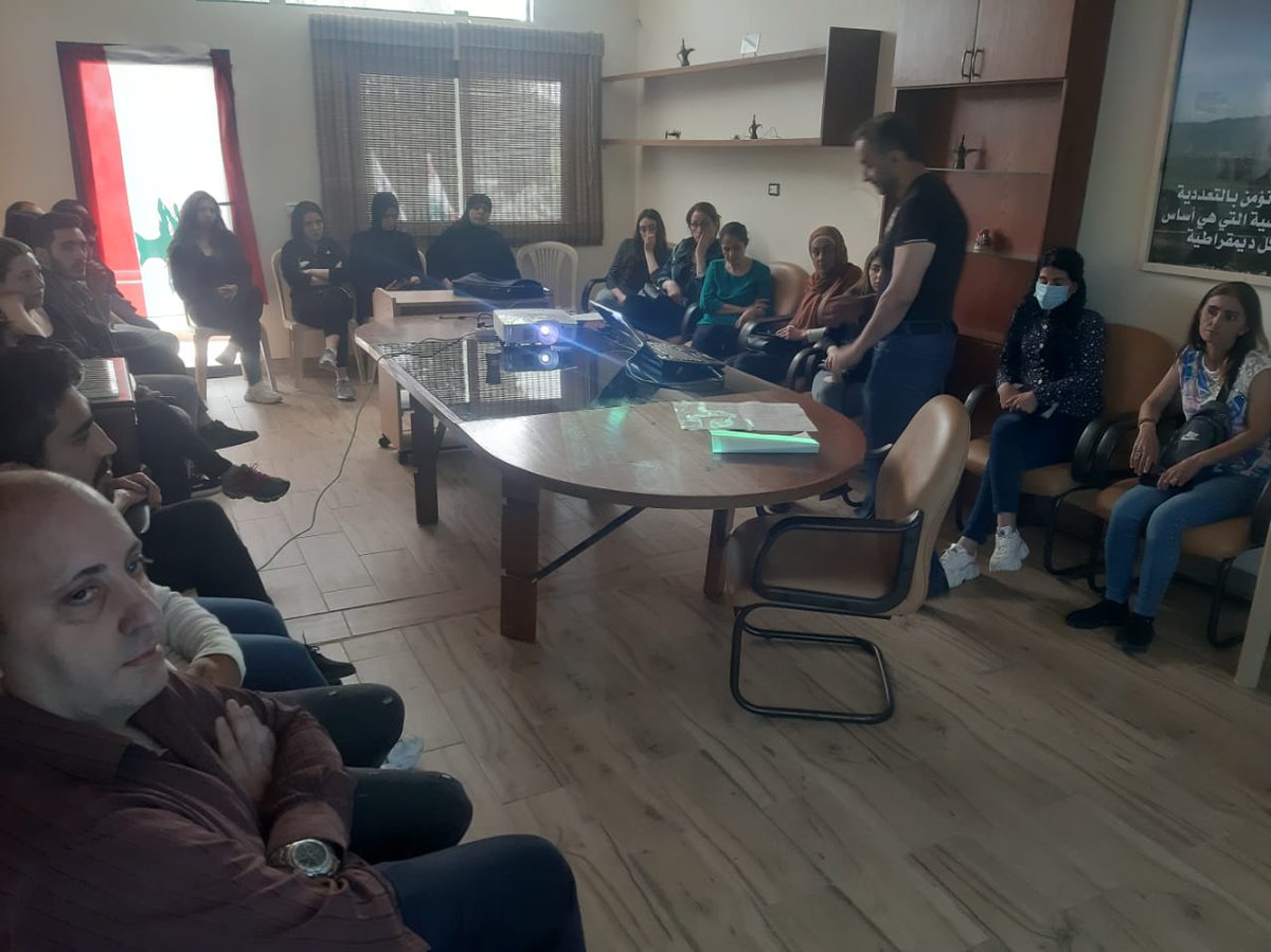 Nahwalwatan's tweet photo. تدريب المندوبين للوائح التغيير. 
Training of the delegates for the Change Movement Lists.
#ثورة #لبنان #نحوالوطن #الشعب_قرر #التغيير_بلش #انتخابات_2022 https://t.co/aXjmrh1btF