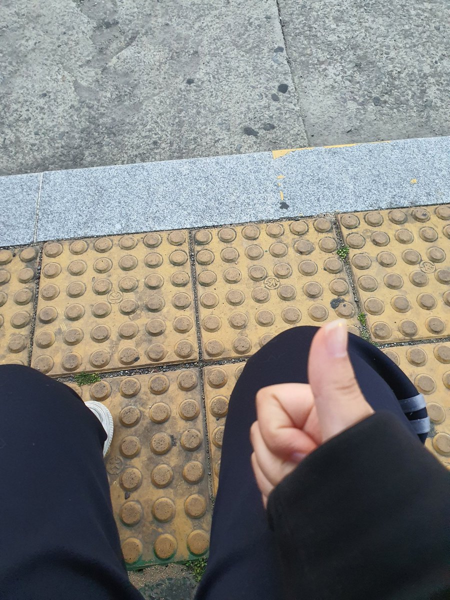 NNST1221's tweet photo. 네... 종점이에요 네..... 네 살아있어요.......... https://t.co/V2alsl6KUI
