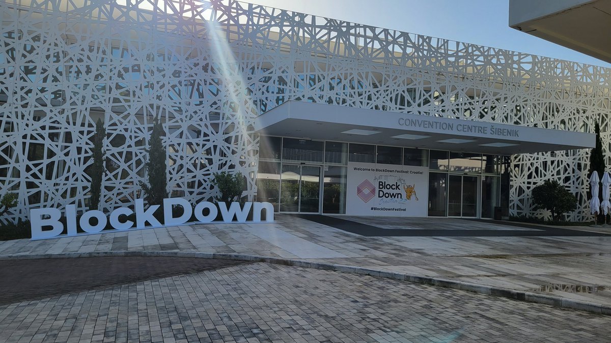 Here we go!  @FancyDAO about to show up at <a href="/BlockDownConf/">BlockDown Festival</a> !!! Tomorrow is going to be fun!  #nft pic.x.com/UnfFNtMyyz