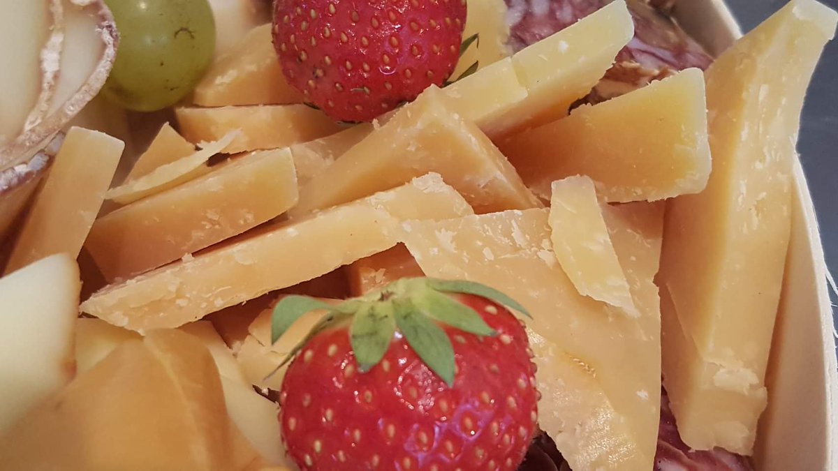 linstantfromage's tweet photo. Plaisirs croisés. Votre #fromagerie à #mauguio #fromage #montpellier #paysdelor #herault #occitanie #palavaslesflots #lagrandemotte #perols #lattes #mudaison #vendargues #castelnaulelez  #lunel #castries #baillargues #saintaunes #candillargues  #saintgely #pradeslelez #Carnon https://t.co/Ztb9NE8uSe