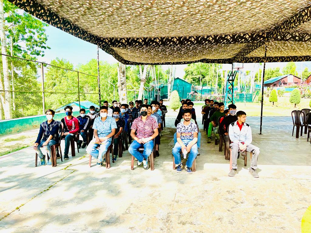 DocSierraGolf1's tweet photo. A NCC Camp is being conducted at Keran with participation from all over North Kashmir
#Keran
#Kashmir
#Kashmiris
#ChinarCorps https://t.co/0EJzkz4MFp