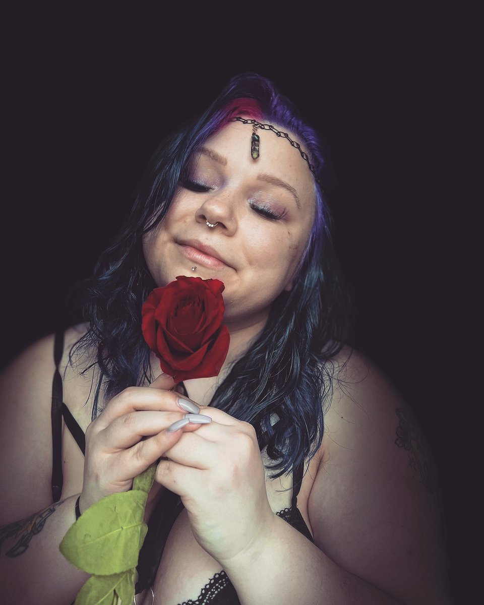 CoffinsInBloom's tweet photo. βNot a woman, no I am an entity.β β¨
Happy #TransAwarenessTuesday & #TransAcceptanceTuesday my darlings. π
βWe are a cosmic duet, no there are no irregularities... Thatβs why you feel God when youβre next to me.β ππ https://t.co/bPzk1CUOew