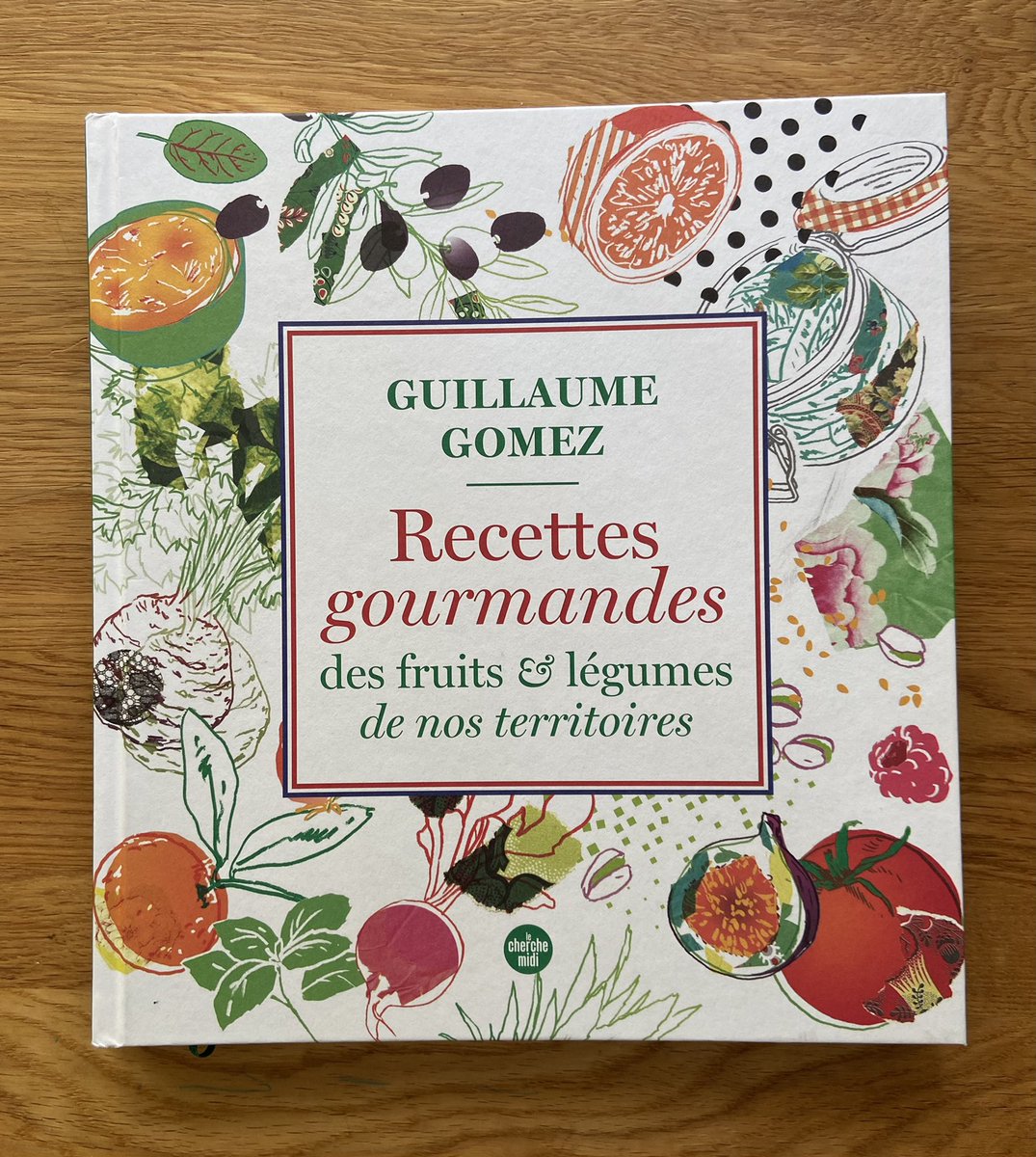 BlampinSolidair's tweet photo. Superbe ouvrage de @ggomez_chef recettes gourmandes @FruitsLegumesFR de nos territoires 👍 Un livre à dévorer sans modération 😋 clin d’œil à nos amis @maisonbayard 😉 partageons la valeur du bon ! https://t.co/9E7x37nK3T