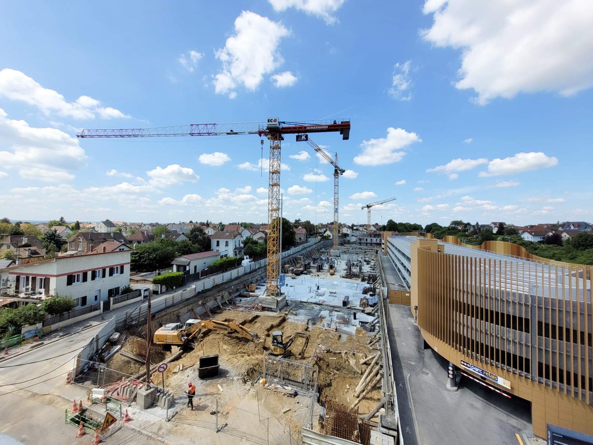 a_hexagone's tweet photo. Pour notre client RK BATIMENT les 3 grues à tour Liebherr ci-dessous sont actuellement en location sur le chantier de CORMEILLES EN PARIS (95). 

-1 grue à tour Liebherr 172 EC-B 
-1 grue à tour Liebherr 200 EC-H 
-1 grue à tour Liebherr 202 EC-B https://t.co/dpjRGnMO4W