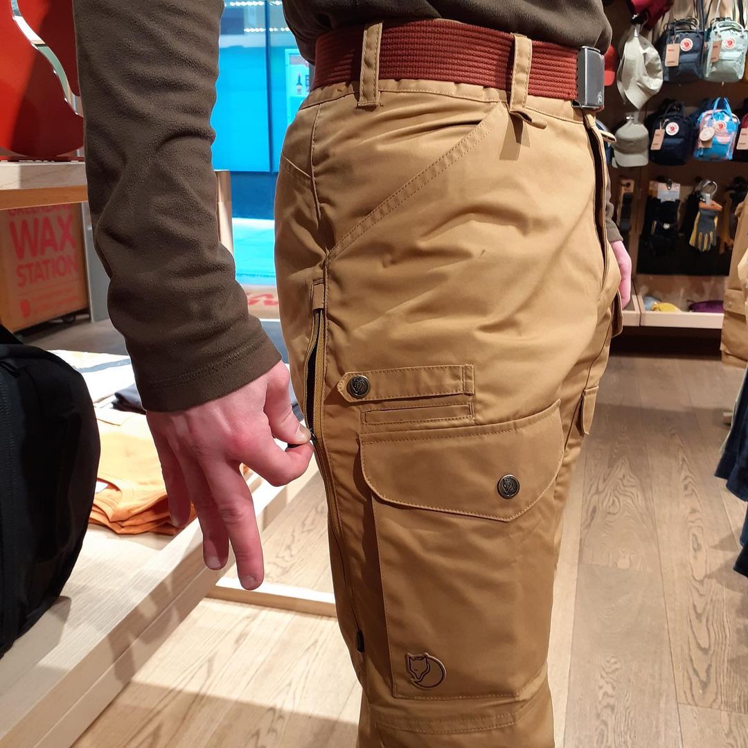 Mier Voorloper Triviaal My Fox Bag on Twitter: "Fjallraven trousers offer many technical features  that make each pair reliable, versatile and durable. Head over to our  website or visit the @fjallraven_manchester_store to shop #nature  #fjallravenraven #