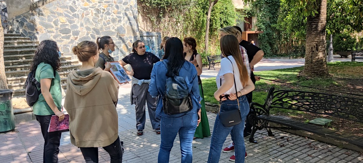 Accem_ong's tweet photo. Un grupo de mujeres refugiadas de #Ucrania a las que acogemos en #Cáceres ha conocido la ciudad y su entorno gracias al programa de educación ambiental @naturalmentecc del @Ayto_Caceres . Juntxs fomentamos así su integración sociolaboral. #AccemARIADNA https://t.co/PmZuKodJUf