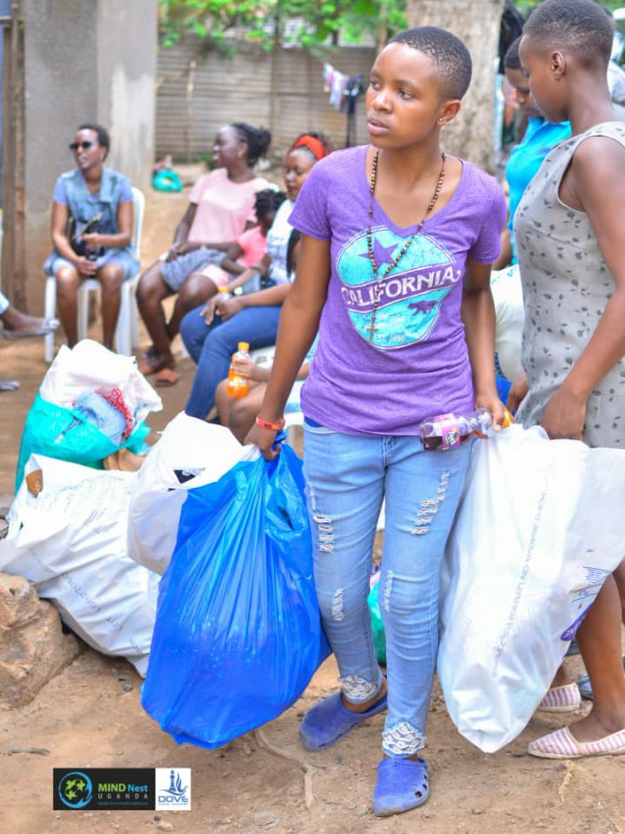 Meyarmoses's tweet photo. Did you know, that If you get another to smile☺, you've directly deposited into their mental wellbeing!?
2 weeks back, children, adolescents/teenagers along W their parents joined me to deliver SMILES😊☺ thru MIND Nest Uganda to Mulimira #slumcommunity.Here's what we shared... https://t.co/CHwAE6N914