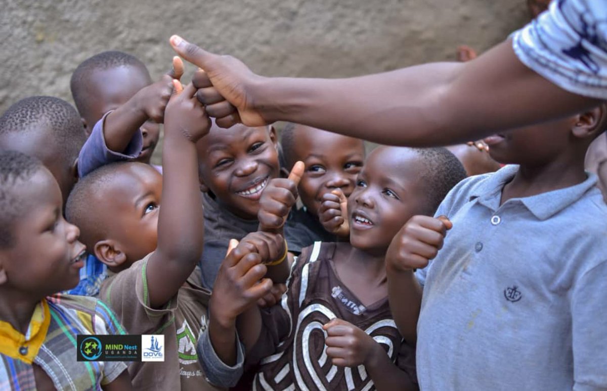 Meyarmoses's tweet photo. Did you know, that If you get another to smile☺, you've directly deposited into their mental wellbeing!?
2 weeks back, children, adolescents/teenagers along W their parents joined me to deliver SMILES😊☺ thru MIND Nest Uganda to Mulimira #slumcommunity.Here's what we shared... https://t.co/CHwAE6N914