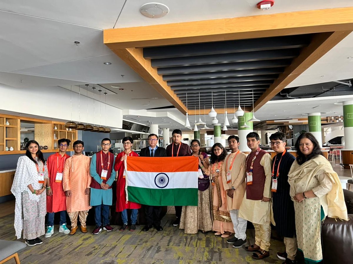 exstemplar's tweet photo. #TeamIndia🇮🇳 with the Dy Consulate General Mr Madan Kumar Ghildiyal
.
#IRISTOISEF #RegeneronISEF https://t.co/8AePjXz0IN