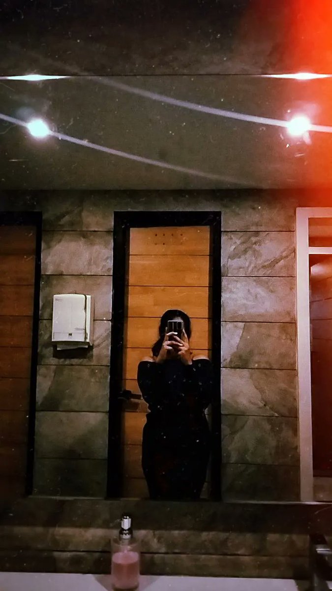 rddntstfu's tweet photo. Mirror selfie >> https://t.co/C1UWd27bmB