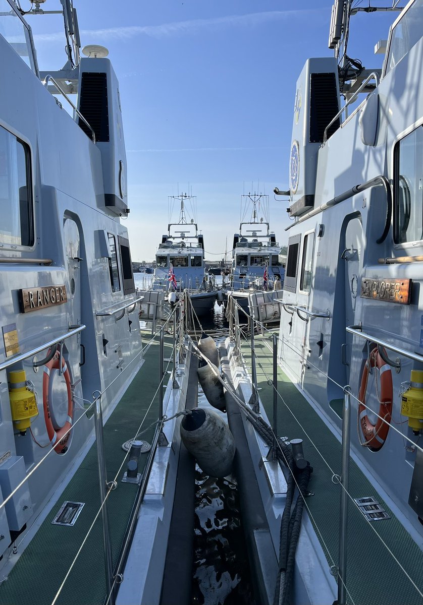 HMSExplorer's tweet photo. Thank you to Landeskommando Hamburg for such a warm welcome to your incredible city and the #RiverElbe! @RoyalNavy @deutschemarine @CdrJamieWells @HMS_Ranger @HMS_Smiter @HMSExploit
#CFSoverseas2022 #WeAreNATO #BetterTogether https://t.co/jvVTB51zmg