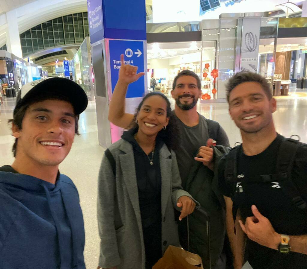 Camino a una nueva aventura con el team 🤙🏽🇵🇪🔥 @piccoloclemente_oficial @maferreyes_oficial <a href="/rafogcocchella/">Rafael</a> 

#TeamPeru #Mundial #Longboard #Surfing #WLT ift.tt/qyZkGib