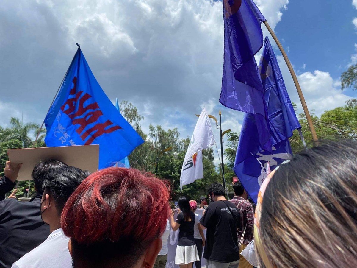 LOOK: People rally to Liwasang Bonifacio earlier today to call for accountability after several reported anomalies in the 2022 Philippine national elections and to protest against the return of a Marcos presidency.

#Halalan2022 
#NoToMarcosDuterte2022