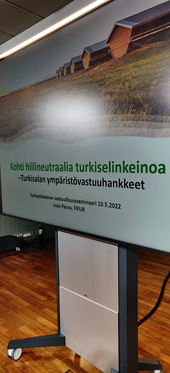 ProFurSuomi's tweet photo. Kohti hiilineutraalia turkiselinkeinoa - Turkiselinkeinon vastuullisuusseminaari @Musiikkitalo ja etänä 10.5.2022. Kiitos puhujille. #fifur #wearefur #realfur https://t.co/4yJKwv58aK