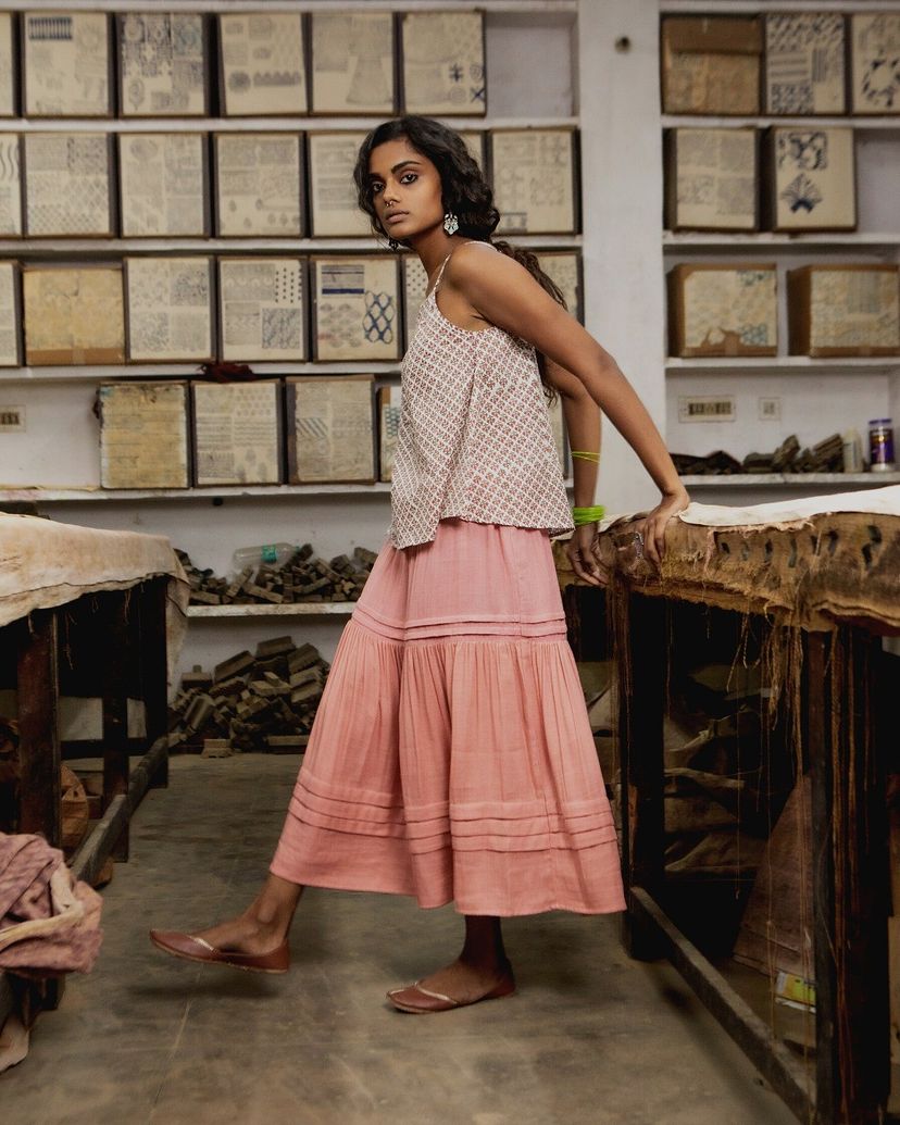 FabindiaMy's tweet image. 𝗖𝗼𝗻𝘀𝗰𝗶𝗼𝘂𝘀 𝗖𝗿𝗮𝗳𝘁 • Every hand block is born of a creative vision, imprints beautiful designs throughout its life, and then passes away. Indeed a life of inspiration!
#HandBlocks #Craftsmanship #FabApparel #ArtisanCreations #FabStyles #LocalCrafts #CasualStyles