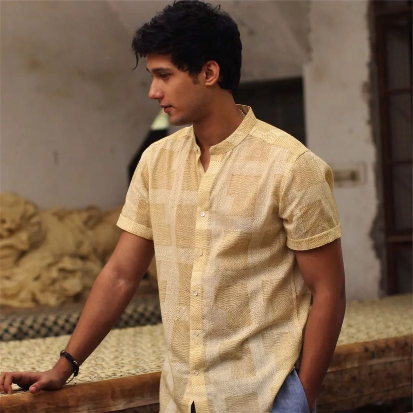 FabindiaMy's tweet image. 𝗖𝗼𝗻𝘀𝗰𝗶𝗼𝘂𝘀 𝗖𝗿𝗮𝗳𝘁 • Spruce up your spring-summer closet with authentic hand-blocked styles! Slip into this pastel toned shirt enhanced with white motifs and you’re good to go.
#HandBlocks #Craftsmanship #FabApparel #ArtisanCreations #FabStyles #LocalCrafts