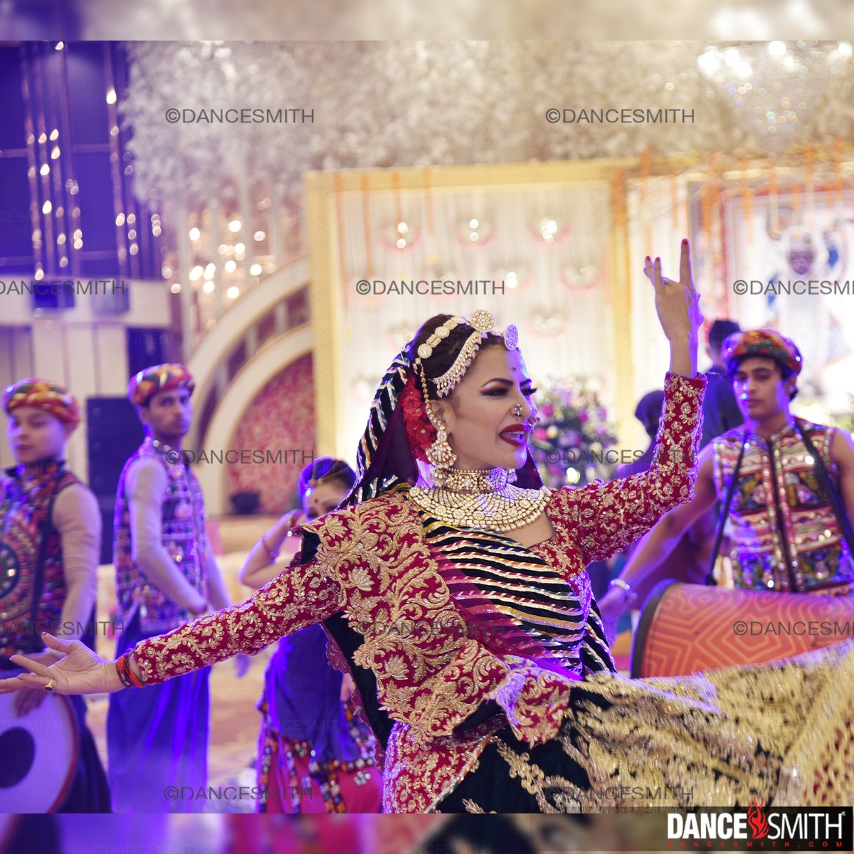 DanceSmithIndia's tweet photo. Stunning Performers and Magnetizing Performance presented by Team Dancesmith✨
#DanceSmithIndia #Bollywood #StagePerformace #StageShows #Performers #LiveEntertainment #bridal #Nazrana #Dancesmith #royal #romantic #weddings #dance #grandweddings #danceperformances #reelitfeelit https://t.co/OLOFoh0h9X