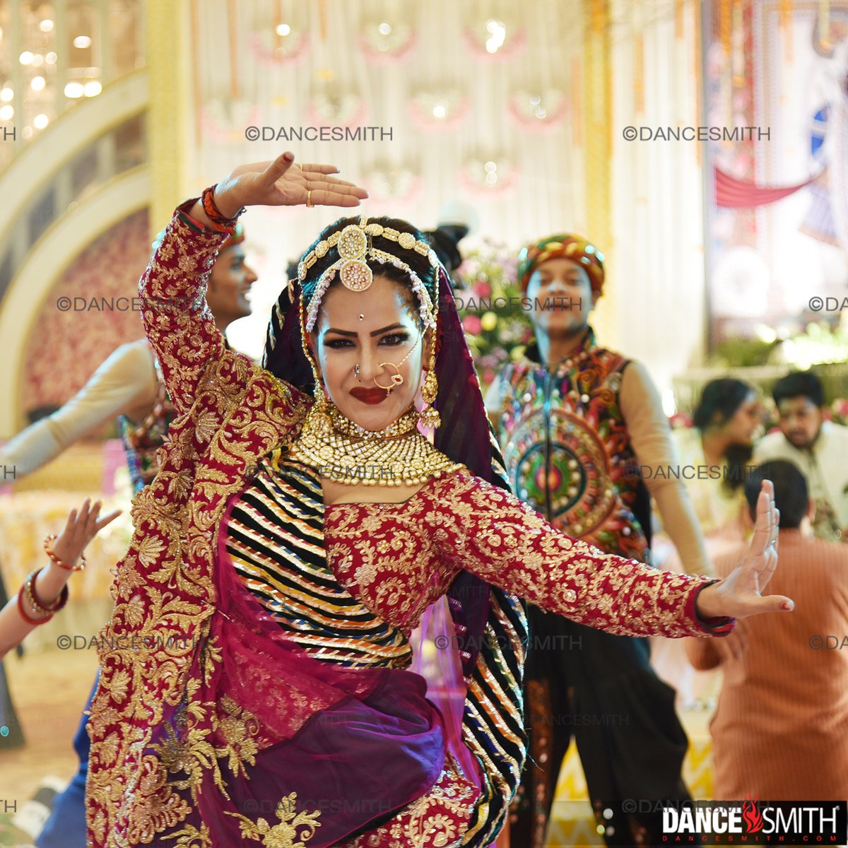 DanceSmithIndia's tweet photo. Stunning Performers and Magnetizing Performance presented by Team Dancesmith✨
#DanceSmithIndia #Bollywood #StagePerformace #StageShows #Performers #LiveEntertainment #bridal #Nazrana #Dancesmith #royal #romantic #weddings #dance #grandweddings #danceperformances #reelitfeelit https://t.co/OLOFoh0h9X