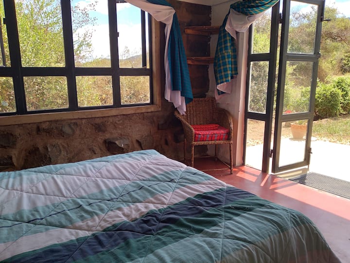 PerfectSafariz's tweet photo. Kajiado Stays
*3 bedrooms 3 beds, 2.5baths
*Self catering, outdoor kitchen
*Private pool, private sauna
*Outdoor furniture/dining
*Mountain views, sundowner
#roadTrip #bushvacation #tourism #bestoftheday #travel https://t.co/lDZTpx8Mya
