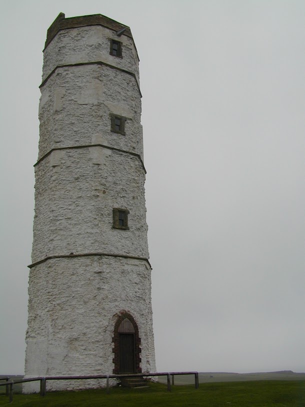 Oldest surviving complete lighthouse in England, Flamborough Head Yorks built of chalk 1669
#INeverKnewThat #bestofbritish #Yorkshire  #visitbritain #visituk #visitengland #Travel #History #UKTravel #oldest #discoverbritain #discoveruk #discoverengland #BeautifulBritain