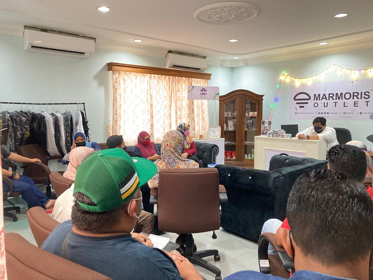 IcreateU's tweet image. 9 Mei 2022 - Perbincangan antara pengusaha cafeteria di UMT bertempat di Marmoris Outlet UMT 
#icreateUMT #UMTincomeCreator  #UMTsohor