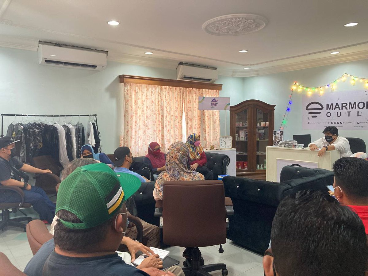IcreateU's tweet image. 9 Mei 2022 - Perbincangan antara pengusaha cafeteria di UMT bertempat di Marmoris Outlet UMT 
#icreateUMT #UMTincomeCreator  #UMTsohor