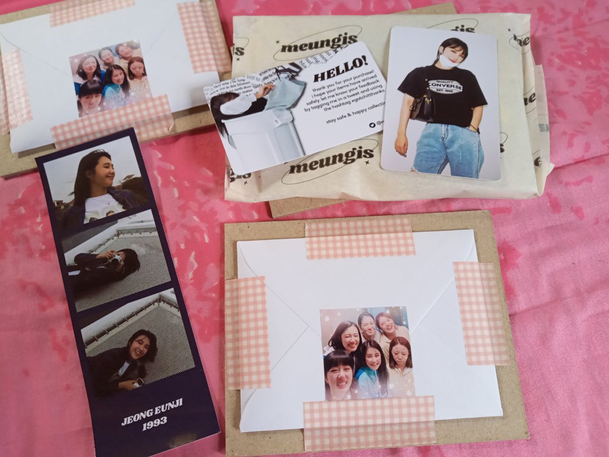 SingingHoobaby's tweet photo. The merch has arrived. Thank you so much. The waiting is all worth it. Will cherish it. @meungis #gotchitthanks #apinkisforever #ot6 #parkchorong #yoonbomi #jeongeunji #sonnaeun #kimnamjoo #ohhayoung #apinkeu @Apink_2011 https://t.co/JyvJKEmWwC