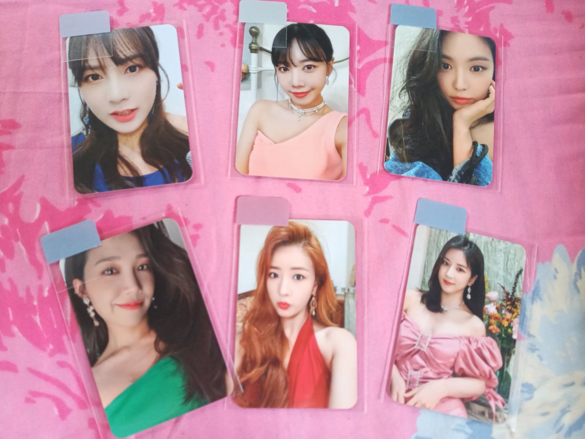 SingingHoobaby's tweet photo. The merch has arrived. Thank you so much. The waiting is all worth it. Will cherish it. @meungis #gotchitthanks #apinkisforever #ot6 #parkchorong #yoonbomi #jeongeunji #sonnaeun #kimnamjoo #ohhayoung #apinkeu @Apink_2011 https://t.co/JyvJKEmWwC