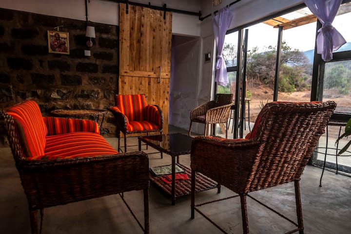 PerfectSafariz's tweet photo. Kajiado Stays
*3 bedrooms 3 beds, 2.5baths
*Self catering, outdoor kitchen
*Private pool, private sauna
*Outdoor furniture/dining
*Mountain views, sundowner
#roadTrip #bushvacation #tourism #bestoftheday #travel https://t.co/lDZTpx8Mya