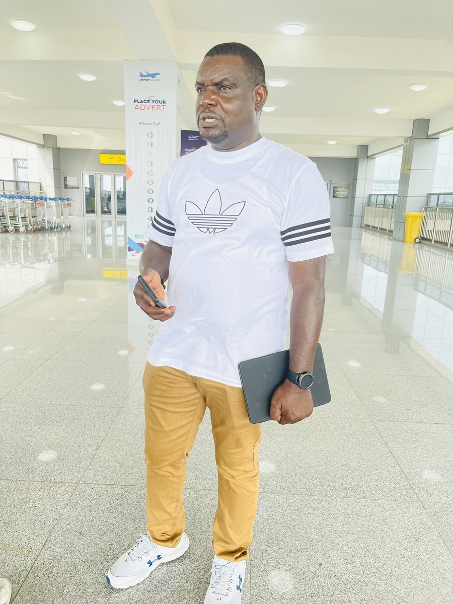 AbdulRasheedAA_'s tweet photo. Visa on Arrival for Nigerians in the Diaspora has always been a matter of concern and debate among those attempting to travel to Nigeria through this method. I met with the Comptroller of Immigration in Lagos, and he work me through the process from A - Z. 

@nidcom_gov https://t.co/jLSDBazS7T