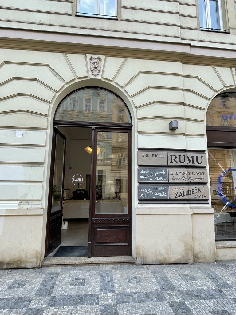 korda's tweet photo. Konečně dobrý kafe na Újezdě! Dnes otevřelo @onesipcoffee. Každý den od 8 do 18, víkendy od 10 do 18. #praha https://t.co/BJBJuP3SUY