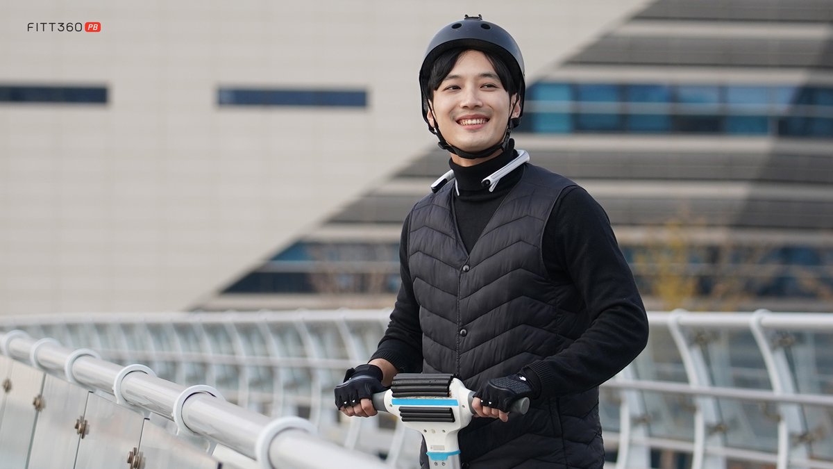 b8tajp's tweet photo. 自転車、電動キックボードを含めたパーソナルモビリティをもっと安心して楽しめる便利なウェアラブル3チャンネルドラレコFITT360 PB。
新しい感覚のドラレコFITT360 PBはb8ta Tokyo - Yurakuchoでご体験頂けます。
＃ドラレコ ＃FITT360PB  #モビリティ https://t.co/nGH579DRoa