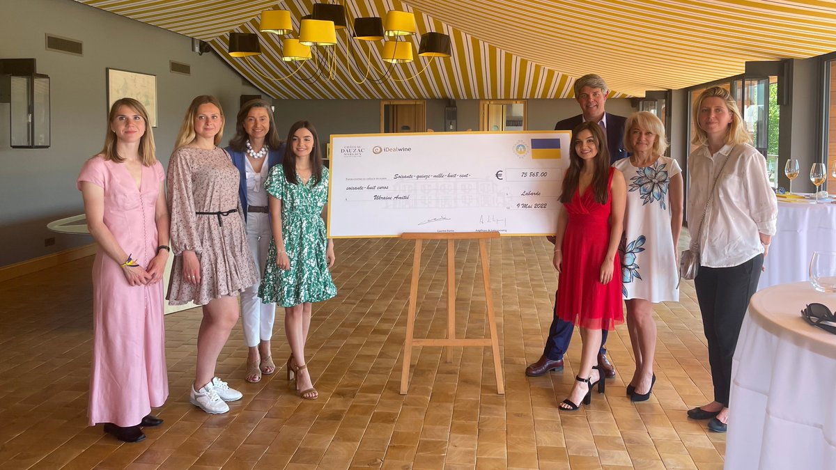 🇺🇦🍷: 75 868 € levés par #vins français au profit de l'association <a href="/UkraineAmitie/">Ukraine Amitié</a> pour aider les populations ukrainiennes grâce à la solidarité de #vignerons, #négociants, collectionneurs et journalistes à l'initiative de <a href="/DauzacChateau/">Château Dauzac</a>  et <a href="/iDealwine/">iDealwine | FR 🇫🇷</a> 
vitisphere.com/actualite-9666…