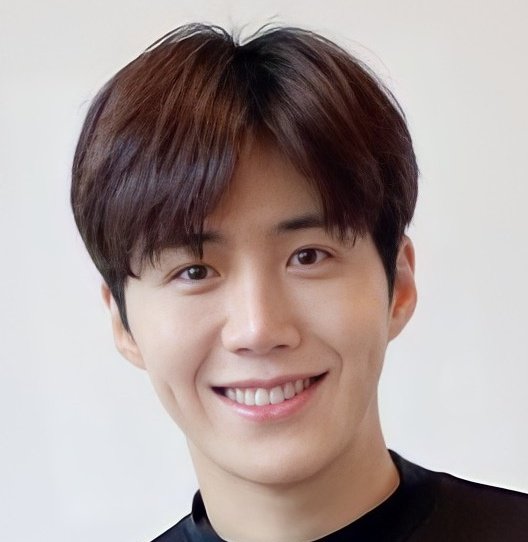 lefangirlships's tweet photo. I finally see happiness in his eyes 🥰🥰🥰 https://t.co/pd8fWIzg7e