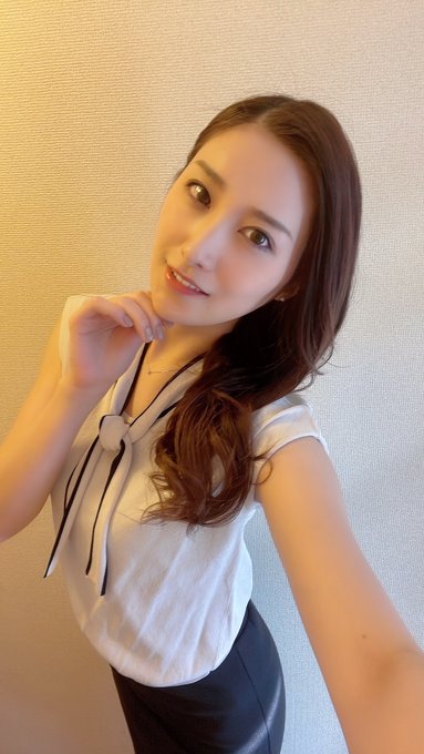 Hi😈💜  The pearls on my ears are from my hometown👍 https://t.co/buF9xiEeIE