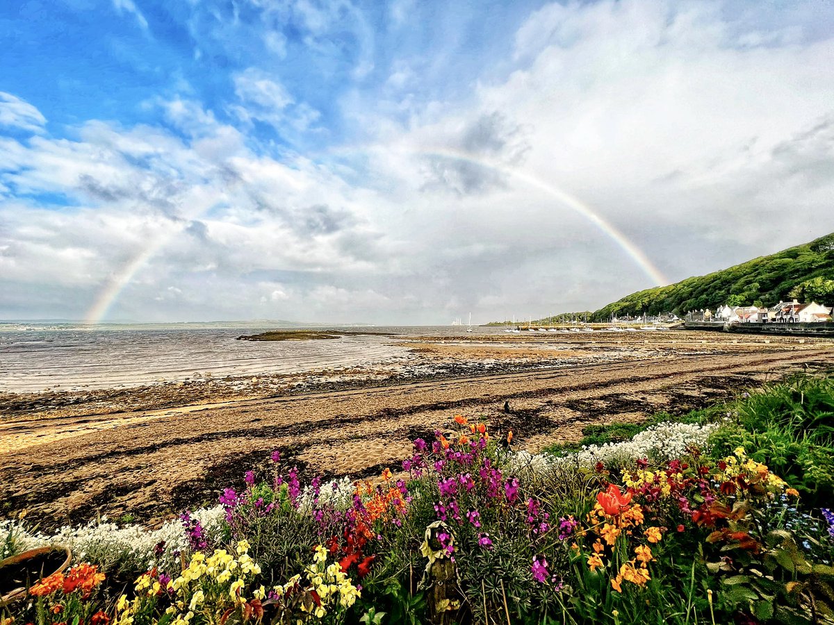 chingy1973's tweet photo. Blustery dog walk this morning in Limekilns but made for a lovely rainbow @welcometofife @BBCScotWeather @BBCWthrWatchers #fife #limekilns https://t.co/6gMiwho4WQ