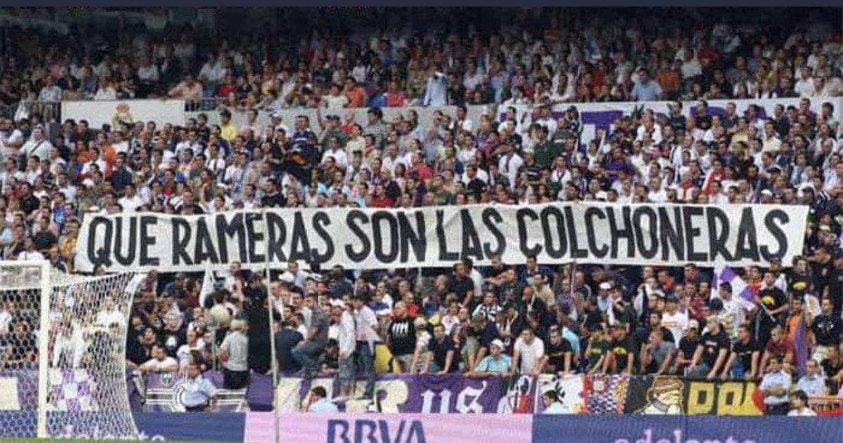 carmensuisse's tweet photo. Ofende una pancarta fuera del estadio a determinados periodistas. Que nos llamasen put*s a todas las atléticas parece que no molestó tanto, como dice @garatelli https://t.co/axndTrvc2O